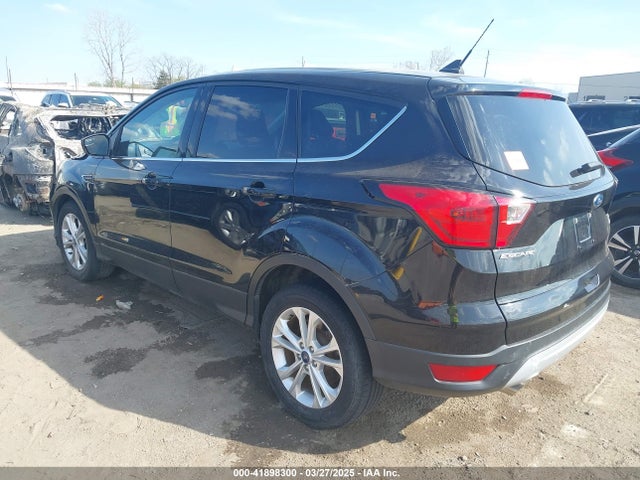 1FMCU9GD5KUA53234 Ford ESCAPE SE