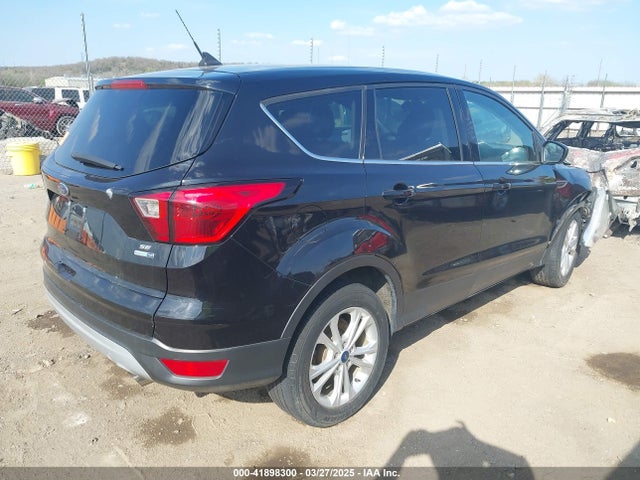 1FMCU9GD5KUA53234 Ford ESCAPE SE