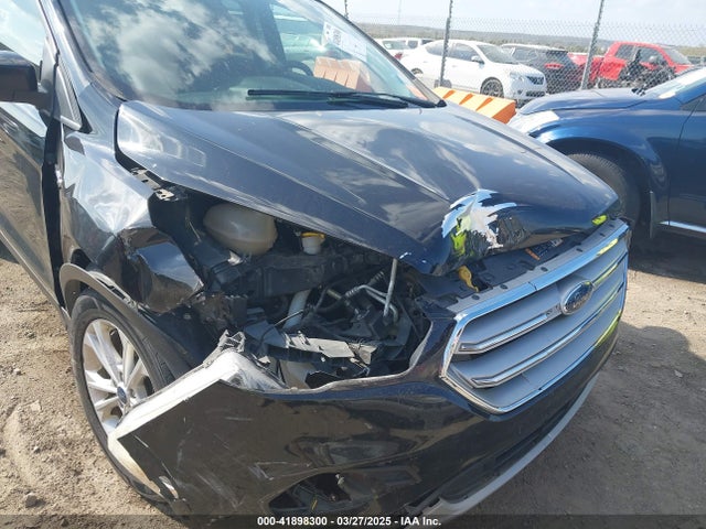 1FMCU9GD5KUA53234 Ford ESCAPE SE