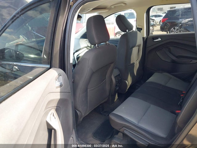 1FMCU9GD5KUA53234 Ford ESCAPE SE