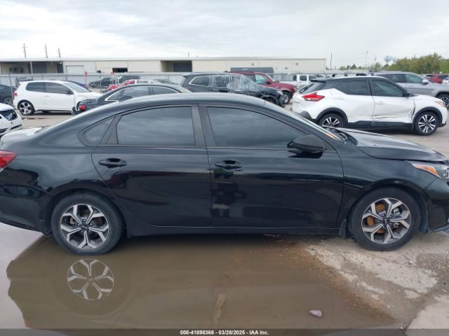 3KPF24AD2LE163208 KIA Forte Lxs