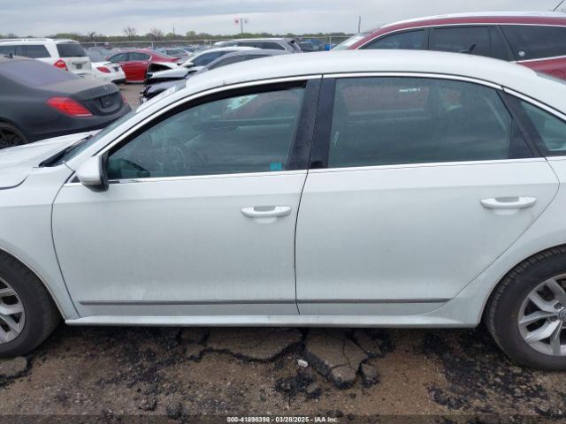 1VWAS7A31GC064828 Volkswagen Passat 1.8t S