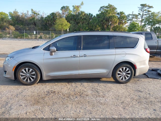 Chrysler Pacifica Touring-l 2017 2C4RC1BG6HR691857 Image 14