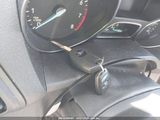 1FMCU9GD1HUC70823 Ford ESCAPE SE