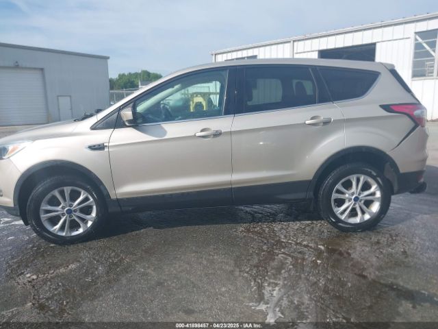 1FMCU9GD1HUC70823 Ford ESCAPE SE