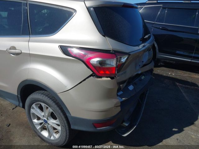 1FMCU9GD1HUC70823 Ford ESCAPE SE