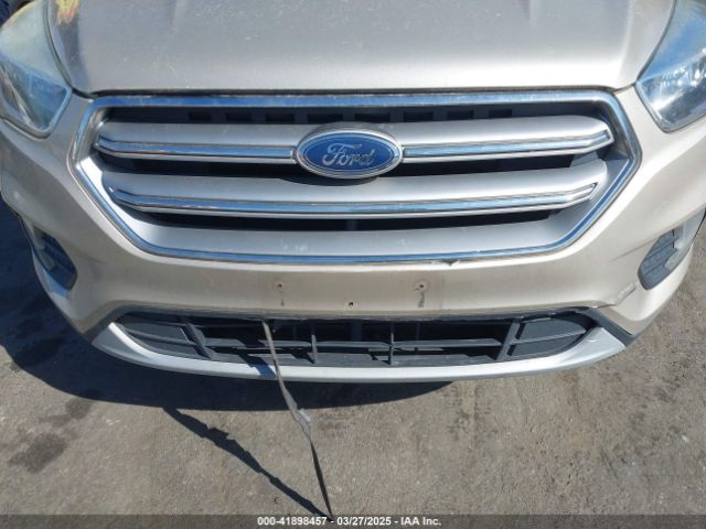 1FMCU9GD1HUC70823 Ford ESCAPE SE
