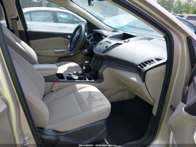 1FMCU9GD1HUC70823 Ford ESCAPE SE