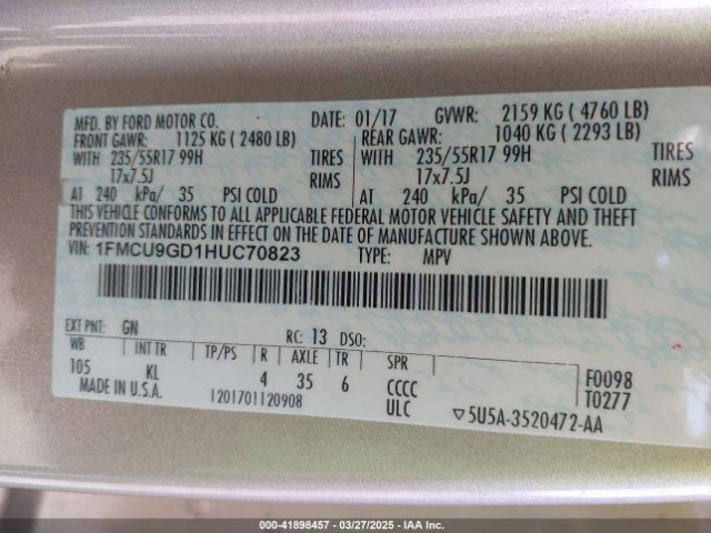 1FMCU9GD1HUC70823 Ford ESCAPE SE
