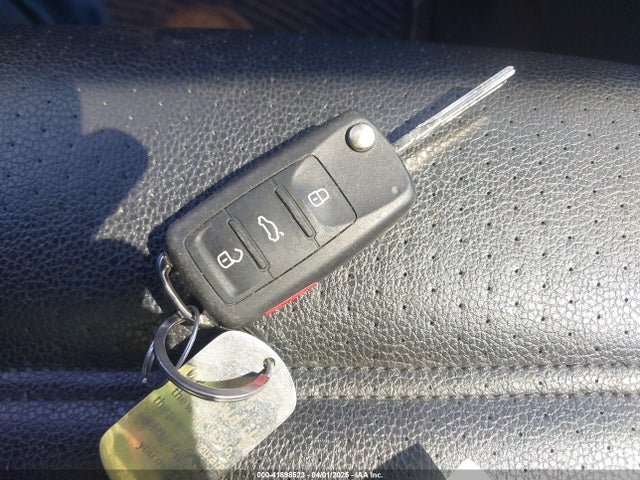 1VWBA7A30JC025534 Volkswagen Passat 2.0t Se