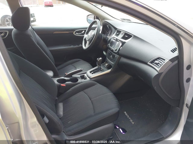 3N1AB7AP9JL622011 Nissan SENTRA SV