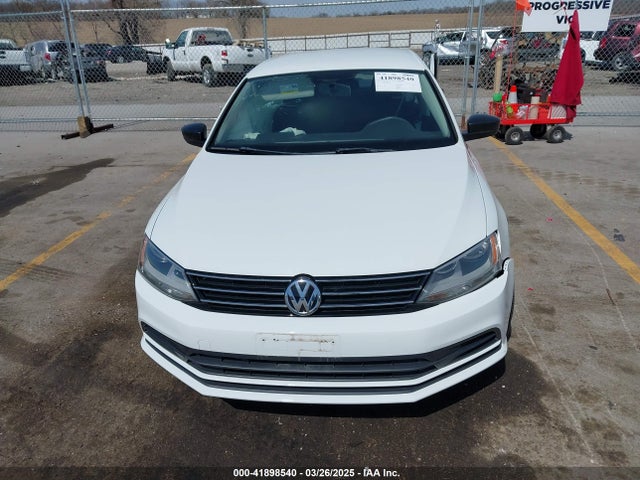 3VW2K7AJ3FM299795 Volkswagen Jetta 2.0l S
