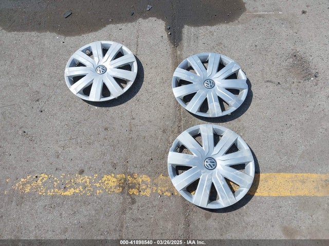 3VW2K7AJ3FM299795 Volkswagen Jetta 2.0l S