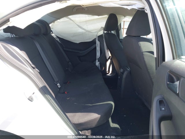 3VW2K7AJ3FM299795 Volkswagen Jetta 2.0l S