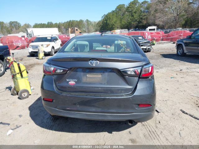 3MYDLBYV0KY512789 Toyota YARIS LE