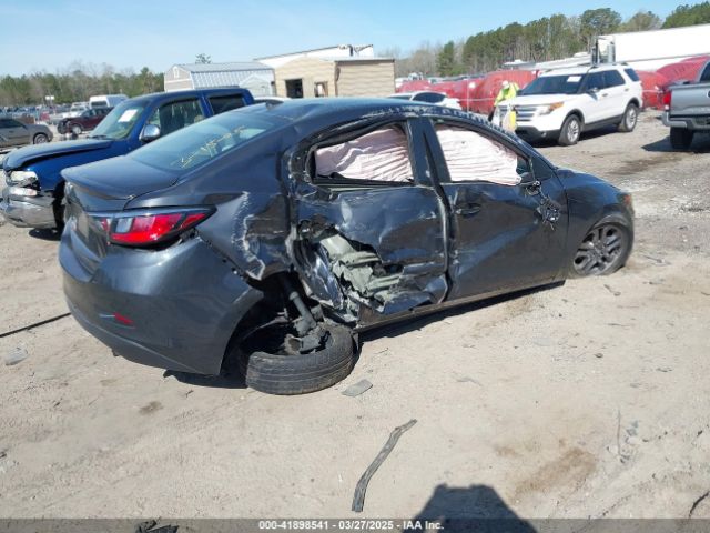 3MYDLBYV0KY512789 Toyota YARIS LE