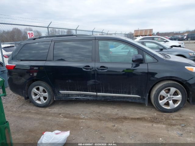 5TDKZ3DC8JS929730 Toyota Sienna Le 8 Passenger