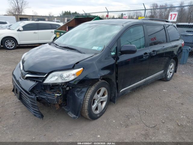 5TDKZ3DC8JS929730 Toyota Sienna Le 8 Passenger
