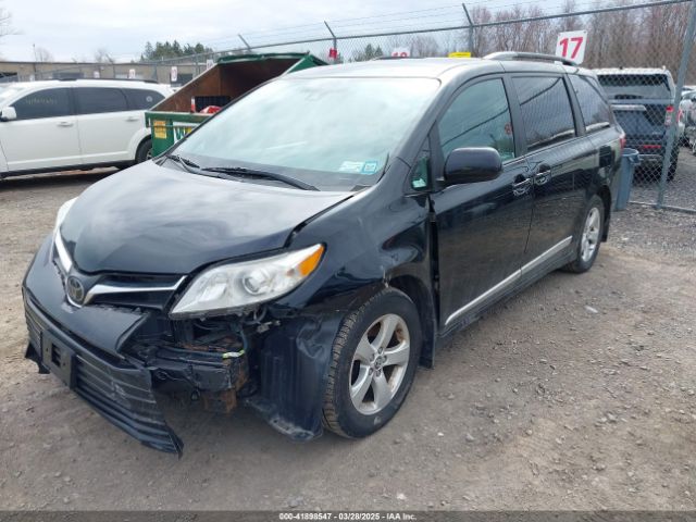 5TDKZ3DC8JS929730 Toyota Sienna Le 8 Passenger