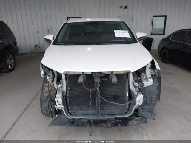 5TDZARFH8HS028126 Toyota Highlander Le