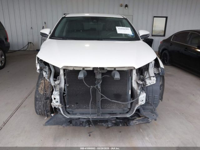 5TDZARFH8HS028126 Toyota Highlander Le