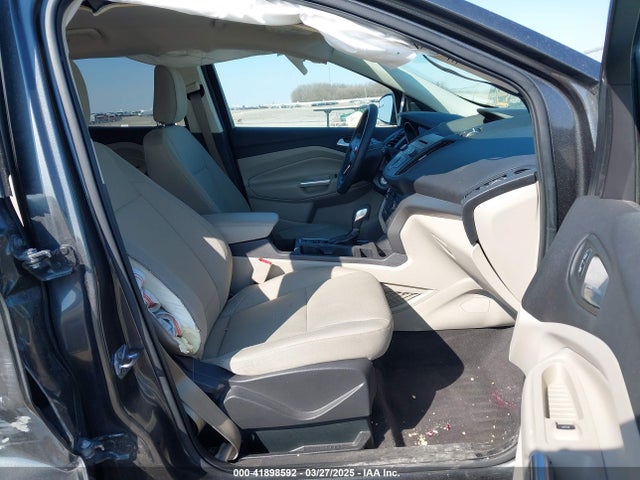 1FMCU9GD6JUD55937 Ford ESCAPE SE