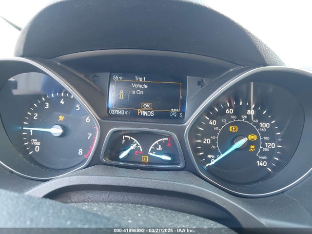 1FMCU9GD6JUD55937 Ford ESCAPE SE