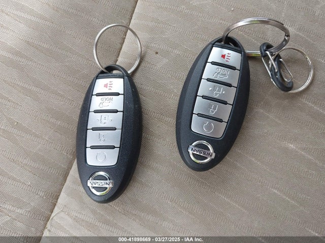 5N1AT2MM9HC756615 Nissan ROGUE SV
