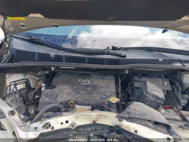 5TDKK3DC0FS630972 Toyota Sienna Le 8 Passenger