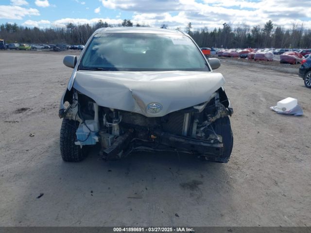 5TDKK3DC0FS630972 Toyota Sienna Le 8 Passenger