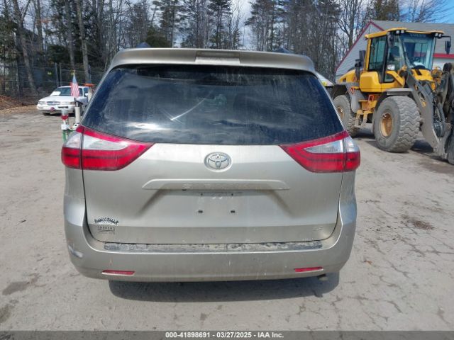 5TDKK3DC0FS630972 Toyota Sienna Le 8 Passenger