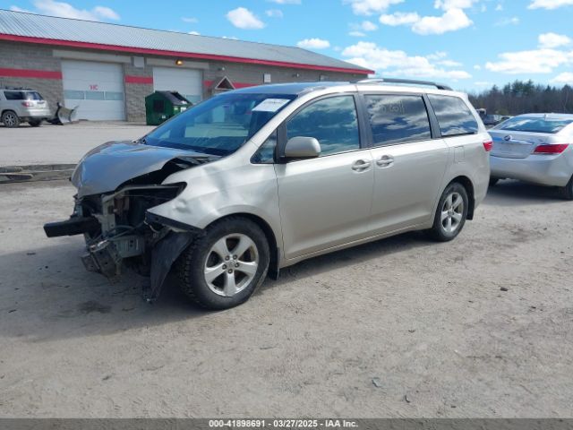 5TDKK3DC0FS630972 Toyota Sienna Le 8 Passenger
