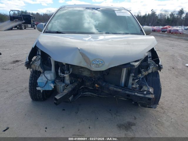 5TDKK3DC0FS630972 Toyota Sienna Le 8 Passenger