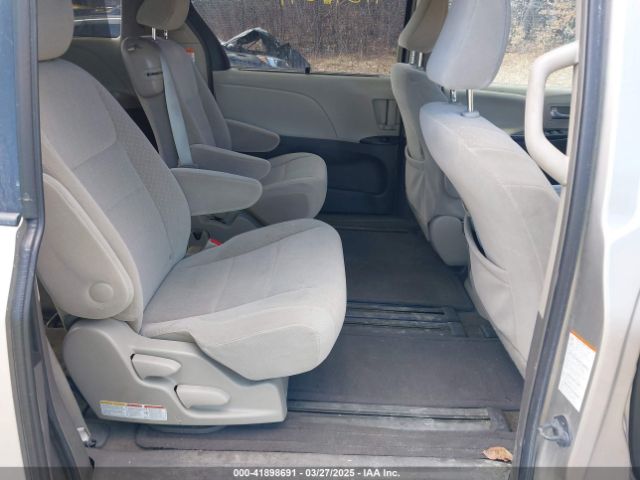 5TDKK3DC0FS630972 Toyota Sienna Le 8 Passenger