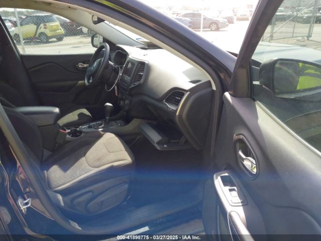 1C4PJLCB8KD175764 Jeep Cherokee Latitude Fwd