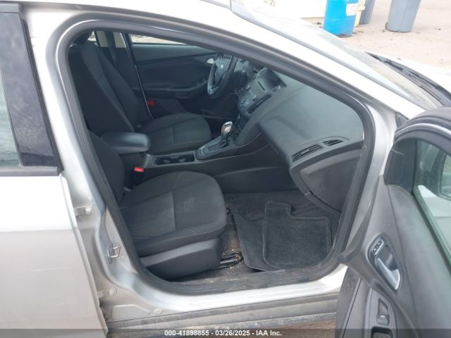 1FADP3F24FL357735 Ford FOCUS SE