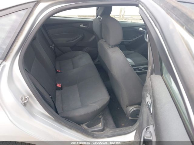 1FADP3F24FL357735 Ford FOCUS SE