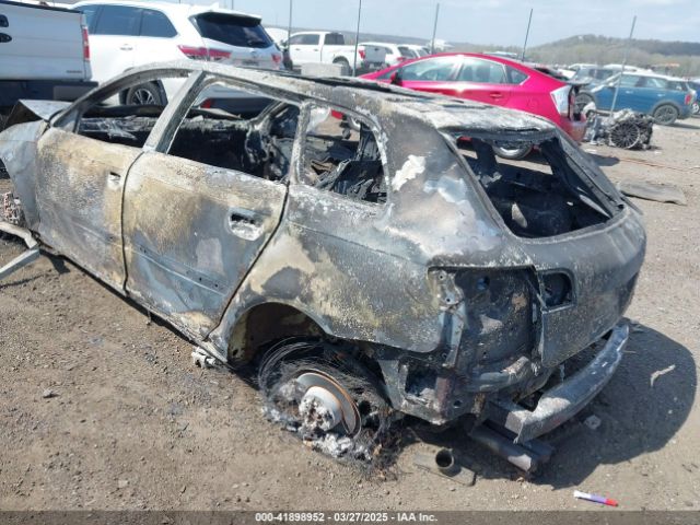 2016 AUDI A8 L WAU43AFD2GN009169 Photo 2