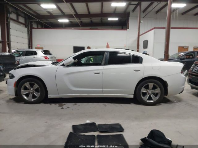 2C3CDXHG5FH879225 Dodge Charger Sxt