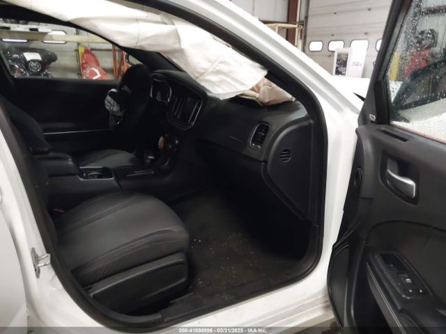 2C3CDXHG5FH879225 Dodge Charger Sxt