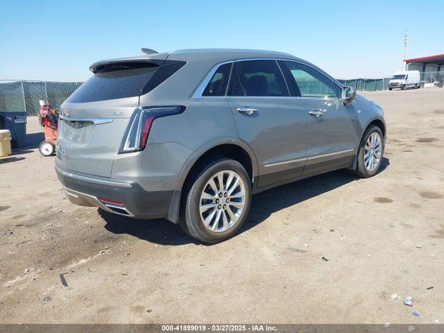 2017 CADILLAC XT5 1GYKNFRS8HZ319908 Photo 3