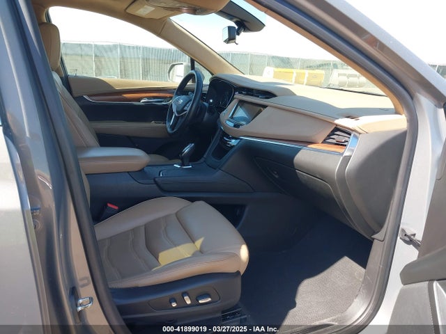 2017 CADILLAC XT5 1GYKNFRS8HZ319908 Photo 4