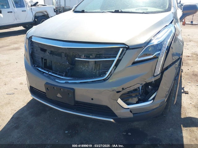 2017 CADILLAC XT5 1GYKNFRS8HZ319908 Photo 5