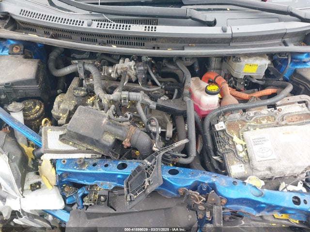 JTDKDTB3XE1561717 Toyota Prius C Three