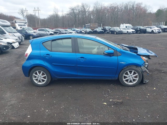 JTDKDTB3XE1561717 Toyota Prius C Three