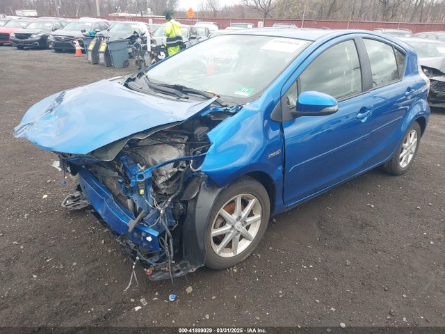 JTDKDTB3XE1561717 Toyota Prius C Three