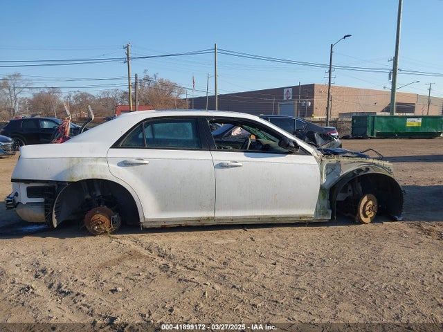 Chrysler 300 300s 2014 2C3CCAGG8EH381858 Image 13