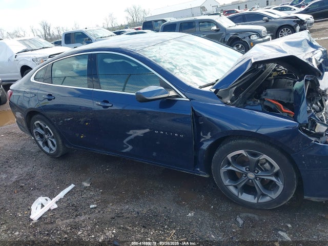 1G1ZD5ST3NF117648 Chevrolet Malibu Fwd Lt