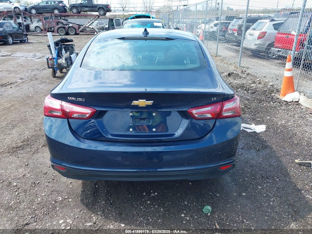 1G1ZD5ST3NF117648 Chevrolet Malibu Fwd Lt