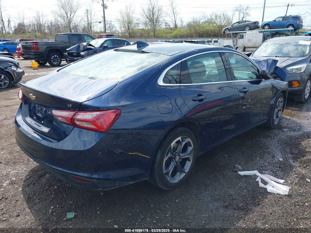 1G1ZD5ST3NF117648 Chevrolet Malibu Fwd Lt
